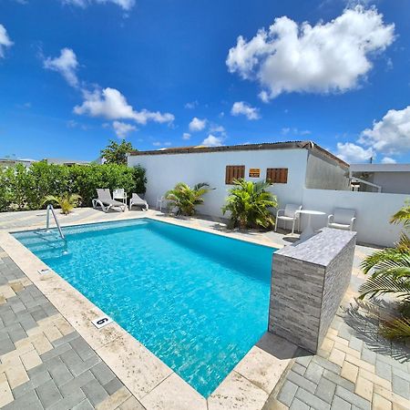 Ocean Breeze Apartments In Aruba Oranjestad Luaran gambar