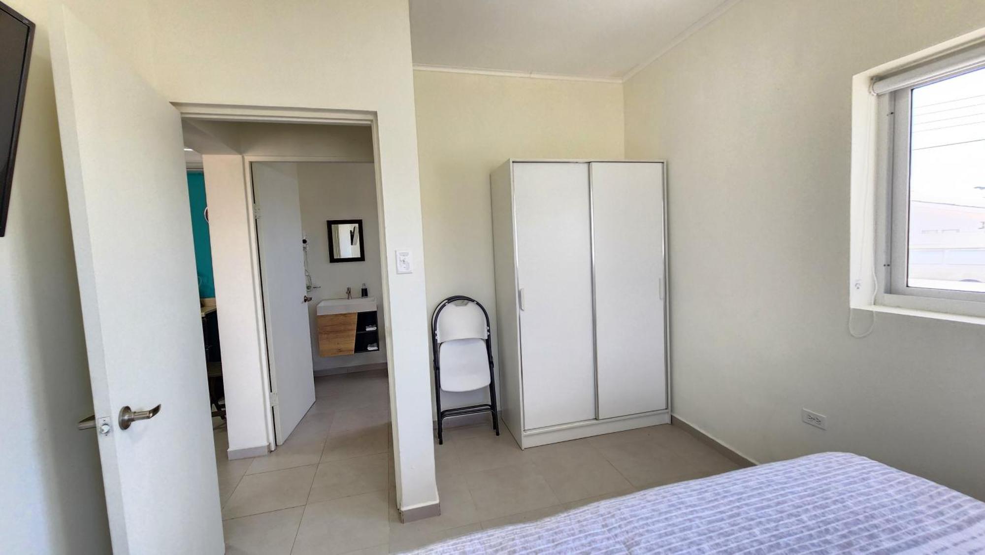 Ocean Breeze Apartments In Aruba Oranjestad Luaran gambar