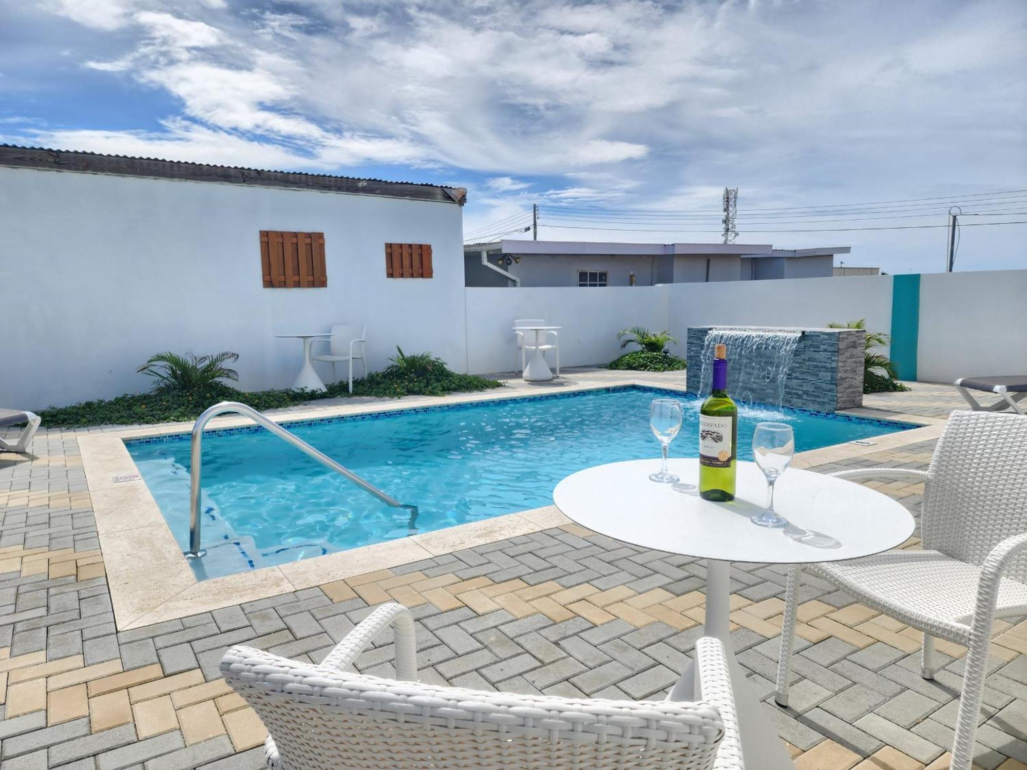 Ocean Breeze Apartments In Aruba Oranjestad Luaran gambar