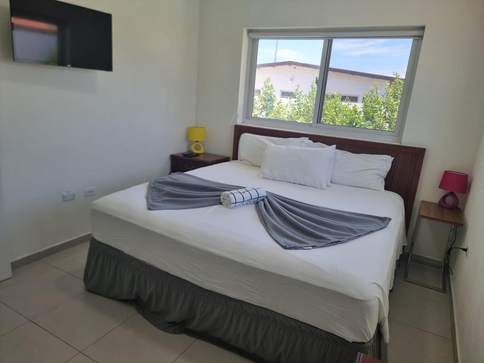 Ocean Breeze Apartments In Aruba Oranjestad Luaran gambar